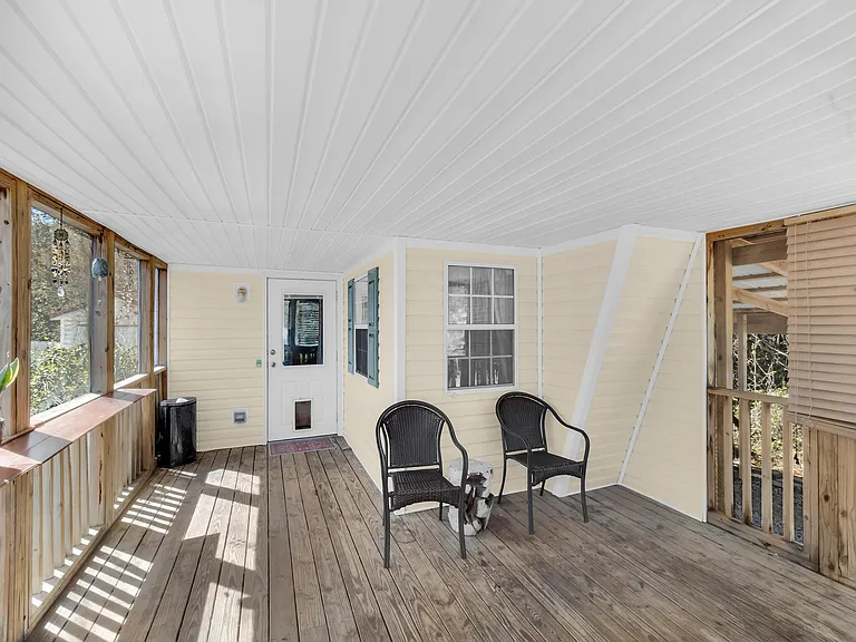 1449 Suncrest St — Photo 4