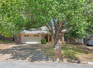 5811 Terra Dr, Arlington, TX 76017