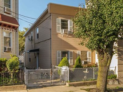 194 Hopkins Ave, Jersey City, NJ, 07306