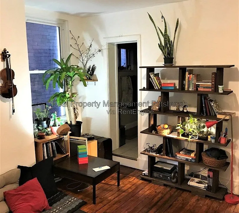 825 Collins St #1