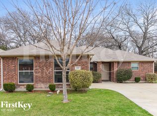 614 Quail Hollow Dr, Lancaster, TX 75146