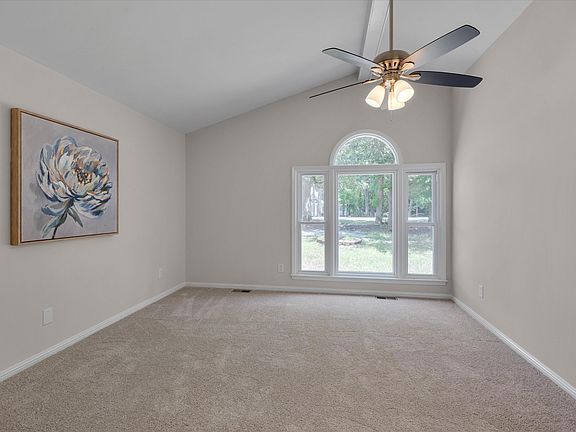 5th image of 2677 N Shiloh Rd