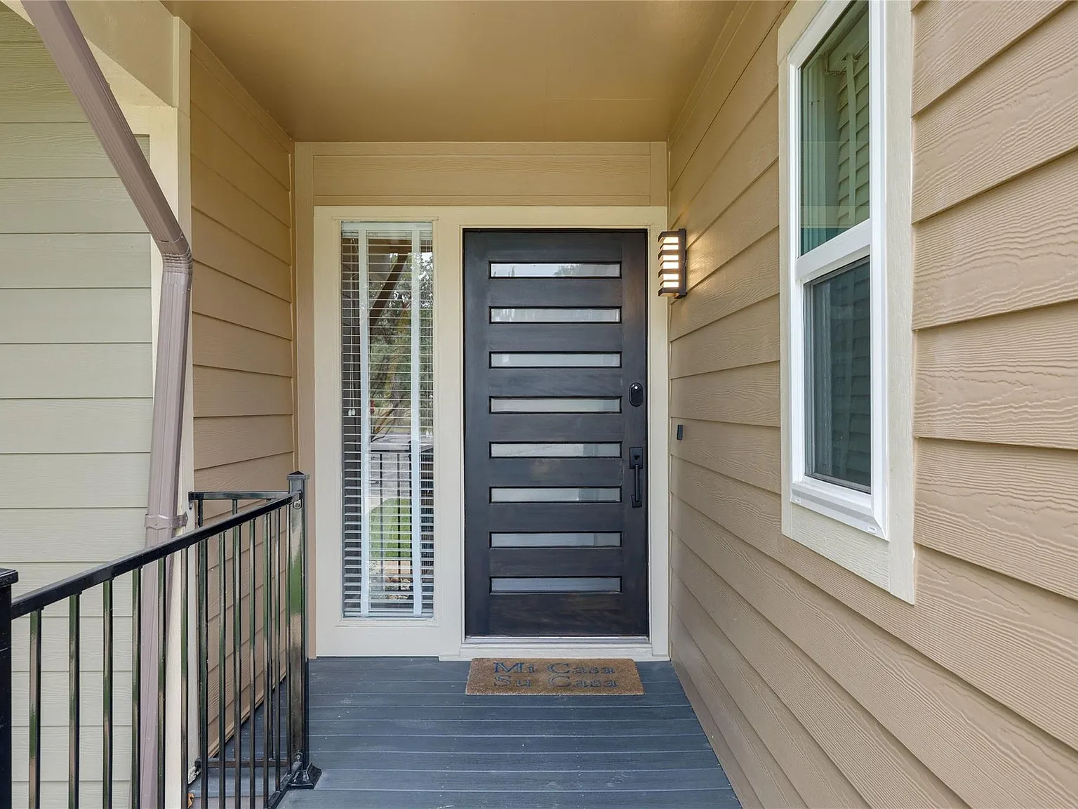3 bed, 2.0 bath, 1518 sqft, $1,850 — Photo 2