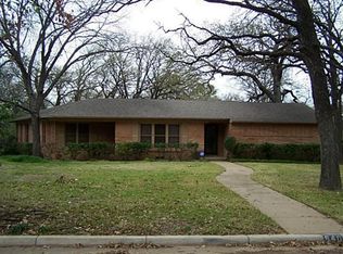 840 Ross Trl, Arlington, TX 76012