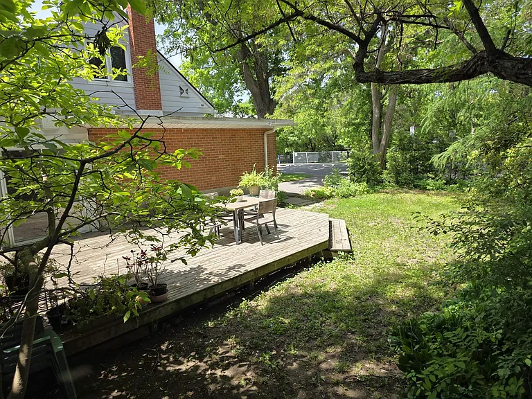 44 Clearview Ave — Photo 5