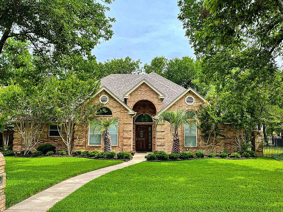 1st image of 6125 Forest Ln