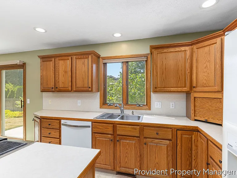 1030 73rd St SE — Photo 11