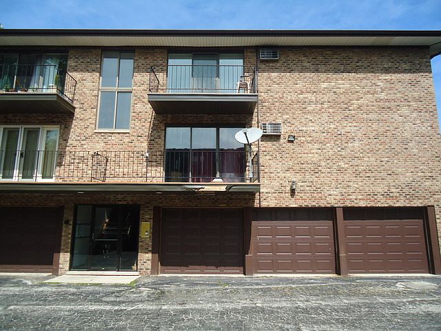 1st image of 10411 Mason Ave APT 7