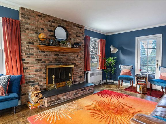 3rd image of 216 Franklin Ave