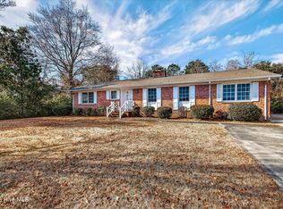 1007 Henderson Dr, Jacksonville, NC 28540