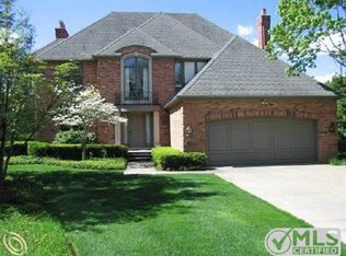 45 Windemere Pl #18, Grosse Pointe Farms, MI 48236
