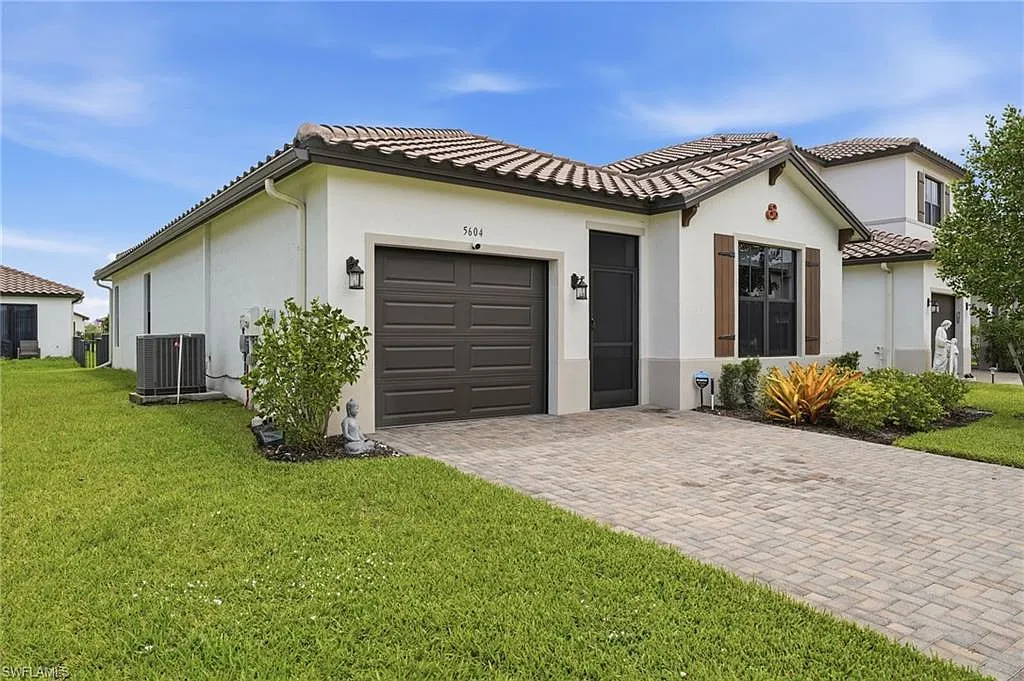 3 bed, 2.0 bath, 1630 sqft, $2,700 — Photo 3