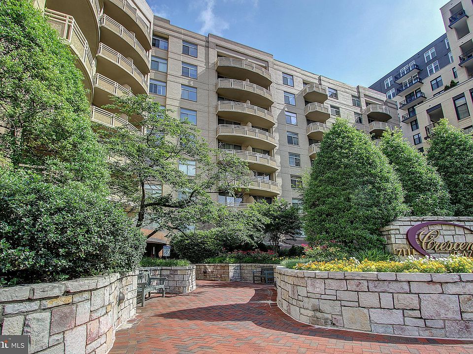 1st image of 7111 Woodmont Ave APT 105