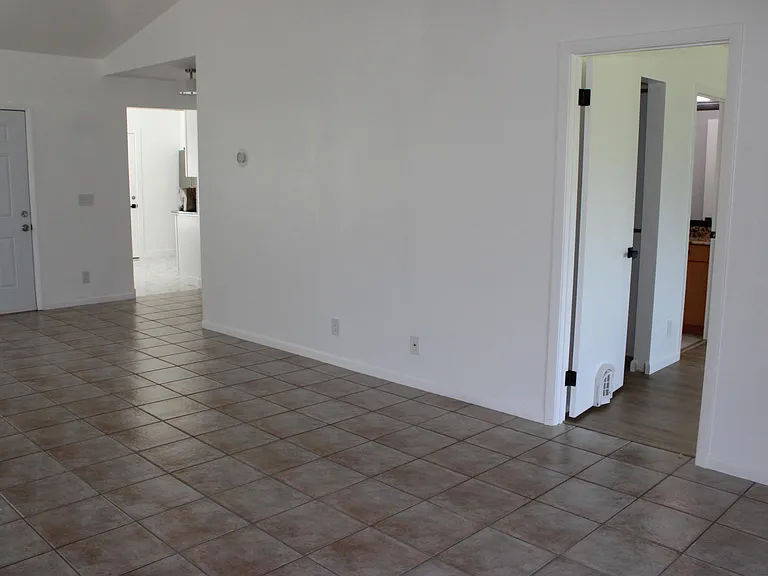 3883 Island Club Cir W — Photo 14
