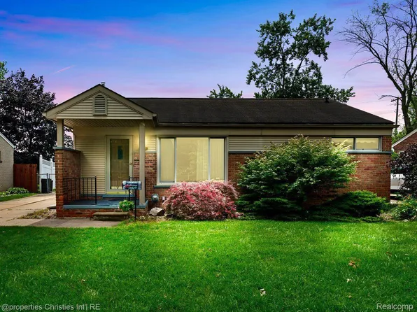 31521 Lamar Dr, Farmington, MI 48336