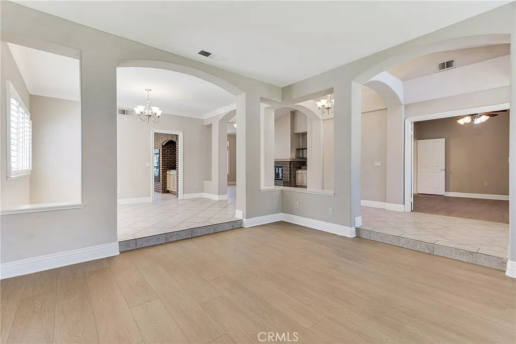 4 bed, 2798 sqft, $5,400 — Photo 4