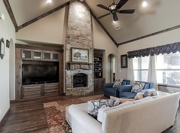 3rd image of 4409 Bucking Bronc Dr