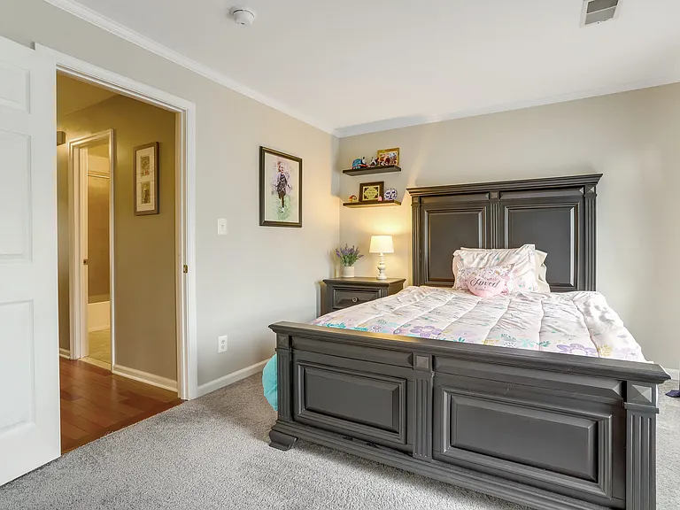 141 Martin Ln — Photo 24