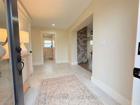 3rd image of 42 Tack Rd