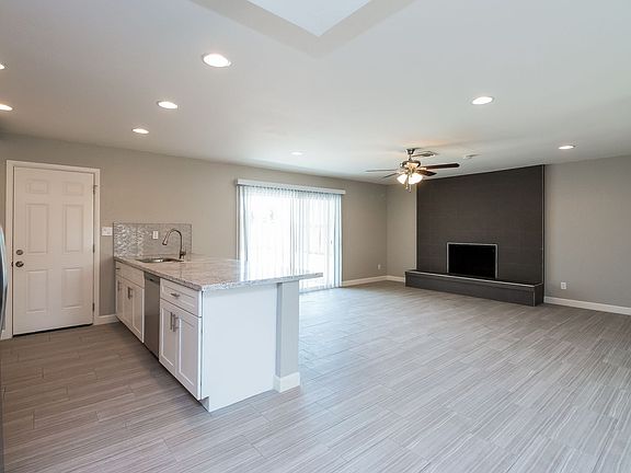 5th image of 1625 E Campus Dr