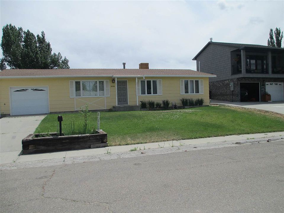 1st image of 1044 Evergreen Way
