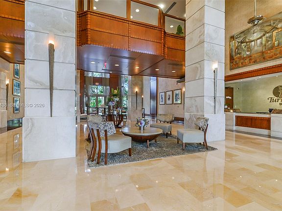 4th image of 19501 W Country Club Dr APT 1705