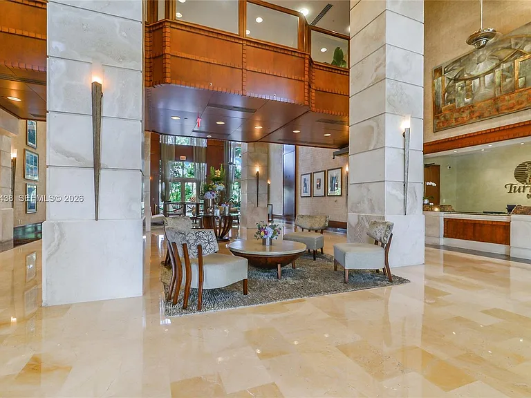 19501 W Country Club Dr #1705 — Photo 4