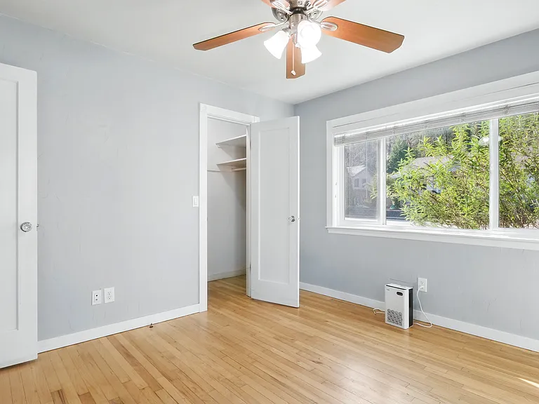 1385 Martin Ln — Photo 20
