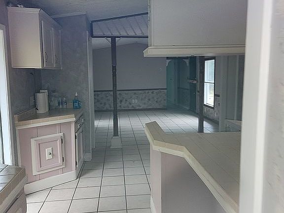5th image of 8133 Magnolia Dr