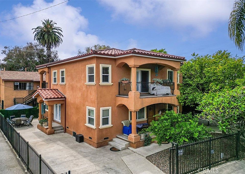 1st image of 2516 Elsinore St