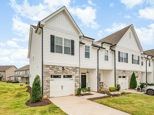 208 Peach Orchard Ct, Mebane, NC 27302