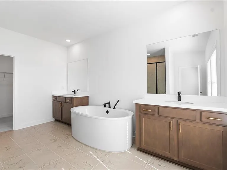 1042 Winding Branch Dr — Photo 37