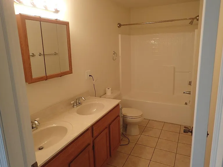 439 Walnut Ave — Photo 3