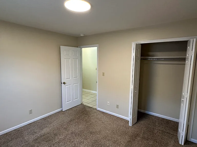 415 Ridgewood Ln #2 — Photo 28