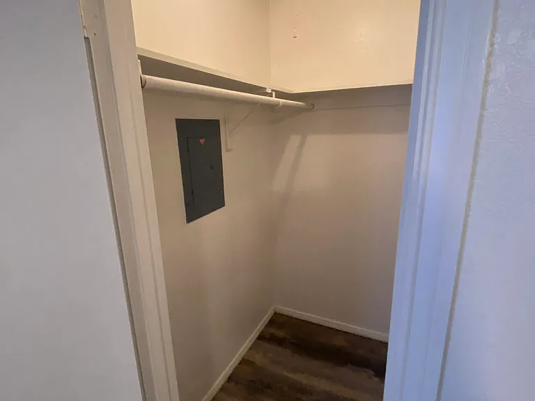 1321 W Swan St — Photo 10