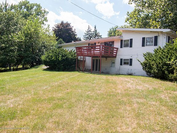 3rd image of 1900 Willowbrook Dr