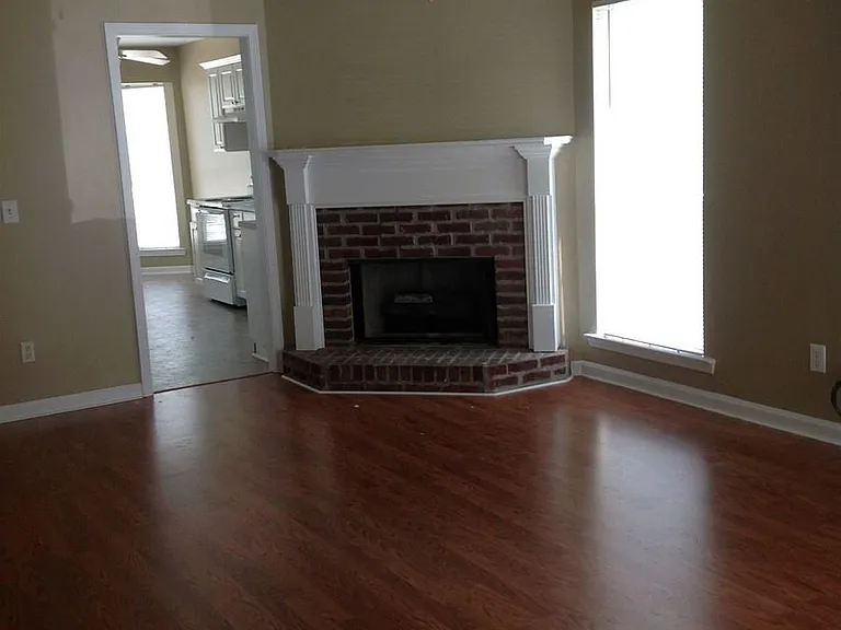 200 Willow Point Cir — Photo 2