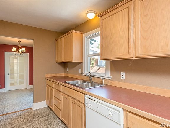 5th image of 4617 56th St E