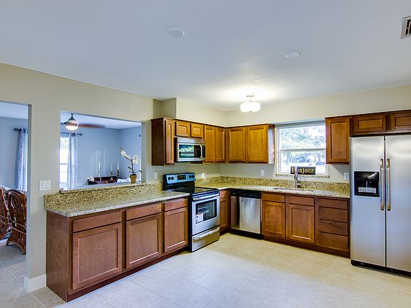 5th image of 1835 36th Ave
