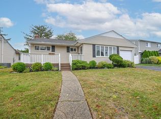 3813 Locust Ave, Seaford, NY 11783