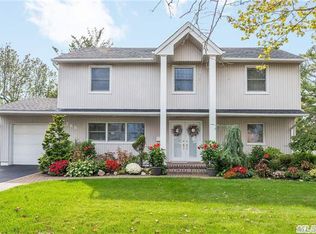 2269 Legion St, Bellmore, NY 11710