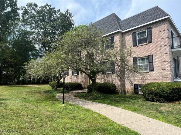 1155 Charter Oak Ln #103, Westlake, OH 44145