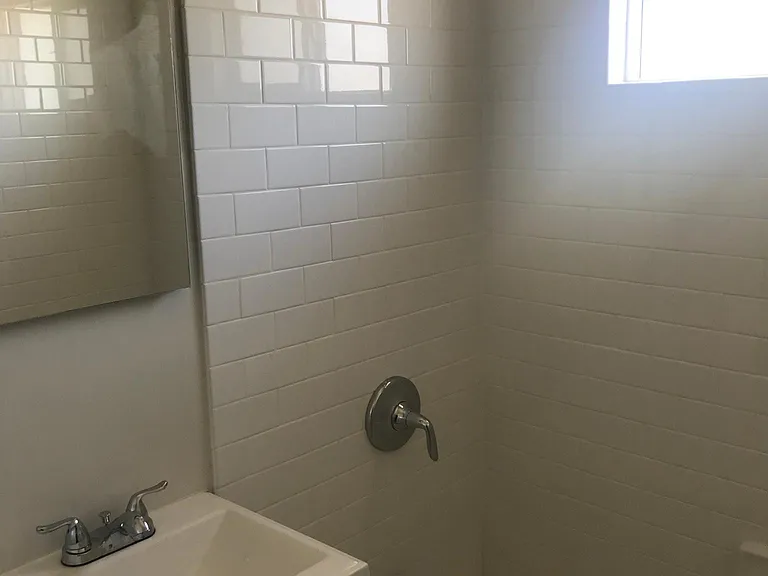 1431 S Fairfax Ave #2 — Photo 17