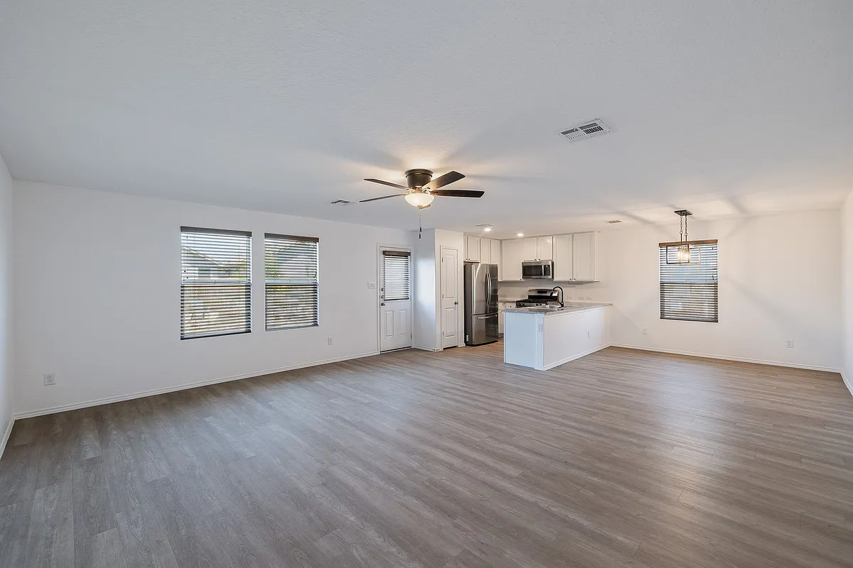 Building Photo - 10547 McClintock Dr
