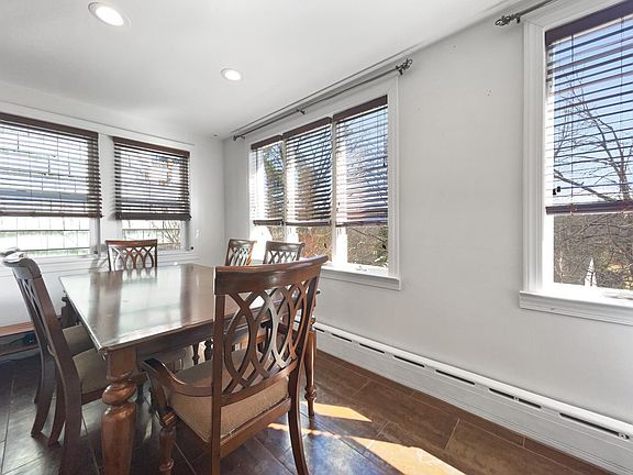 4th image of 844 Bard Ave