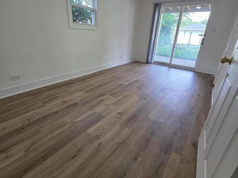 14916 Langley Ave — Photo 16