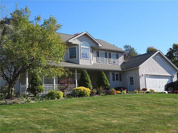2nd image of 110 Pebble Creek Ln