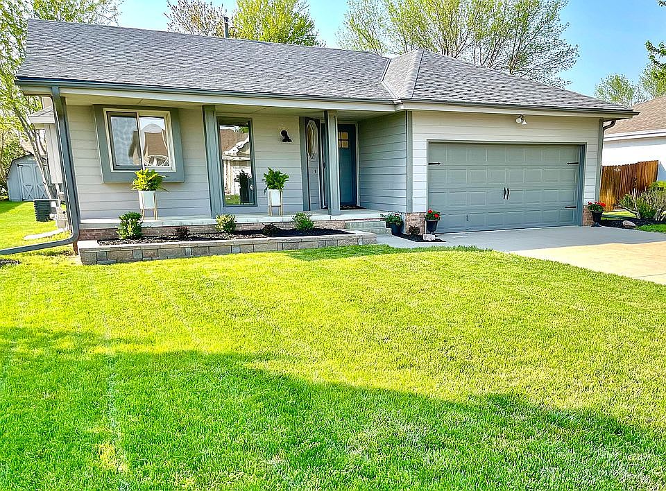 1st image of 2404 Marilyn Dr