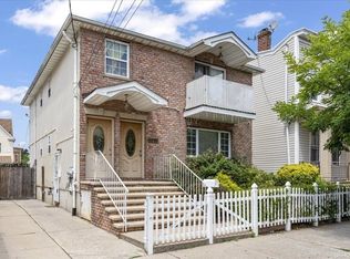 8688 76th St FLOOR 1, Woodhaven, NY 11421