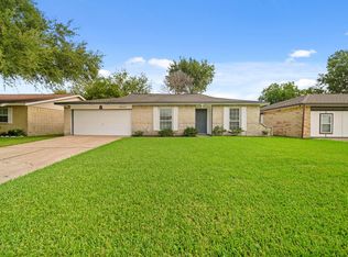 9903 Robin St, La Porte, TX 77571